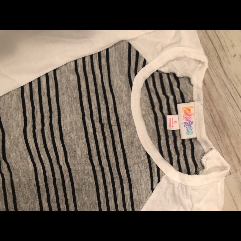 Lularoe Randy Tee - Picture 2 of 2
